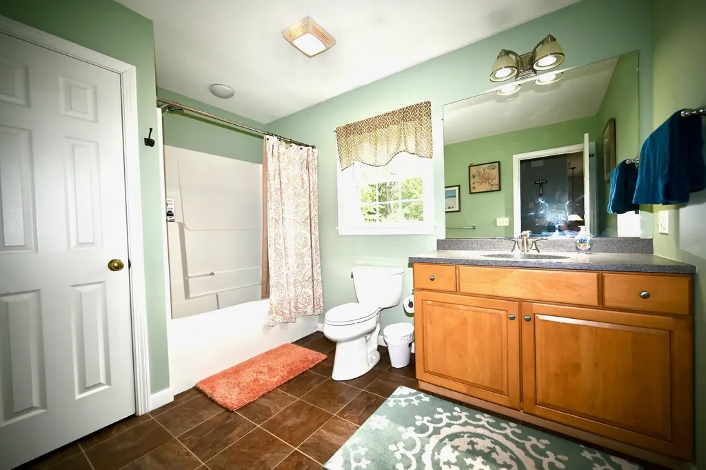 15 Pleasant Drive Minot ME 04258