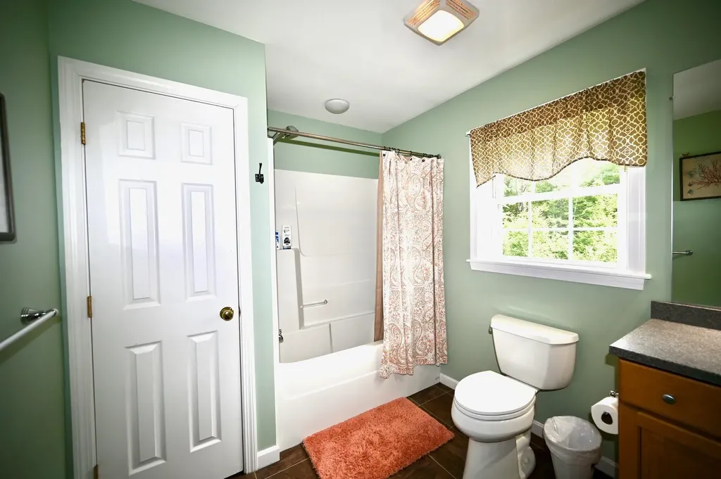 15 Pleasant Drive Minot ME 04258