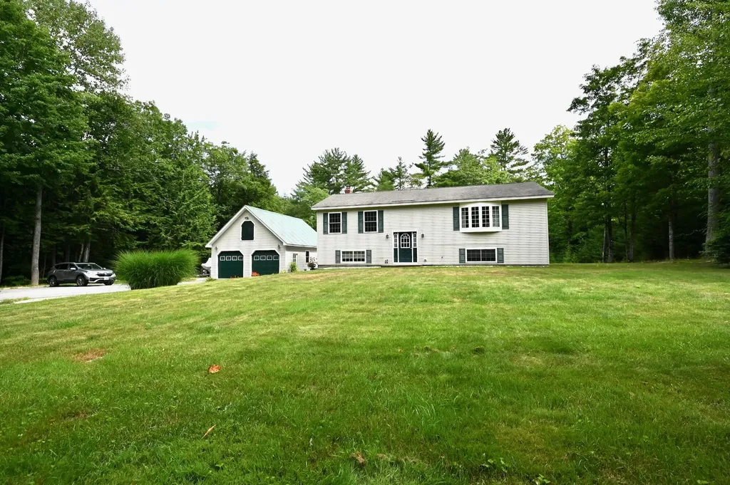 15 Pleasant Drive Minot ME 04258