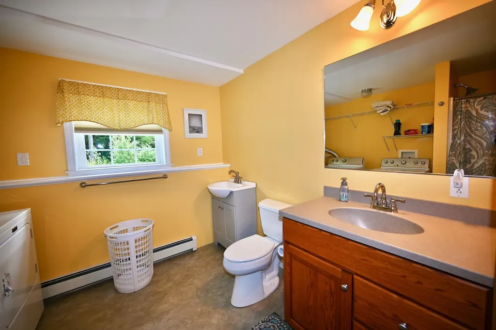 15 Pleasant Drive Minot ME 04258