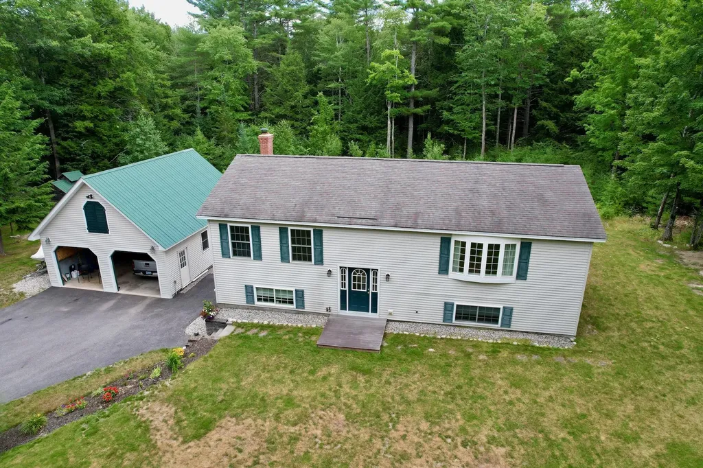 15 Pleasant Drive Minot ME 04258