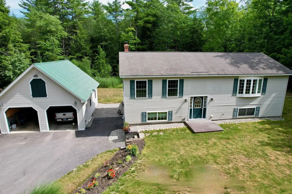 15 Pleasant Drive Minot ME 04258