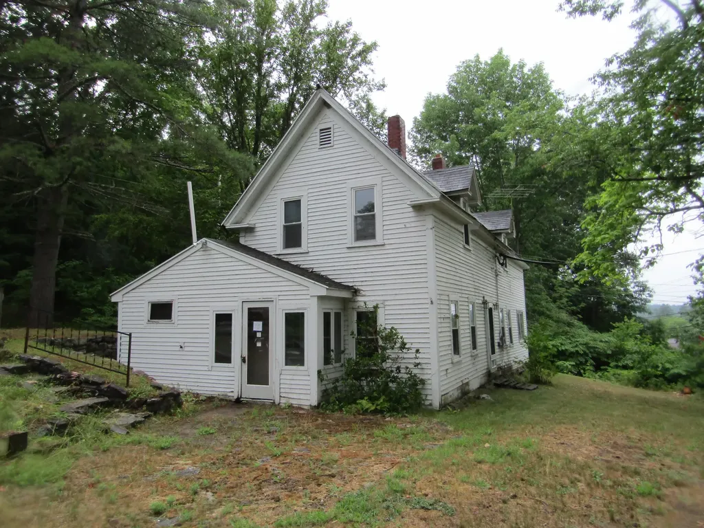 8 Walker Avenue Norway ME 04268