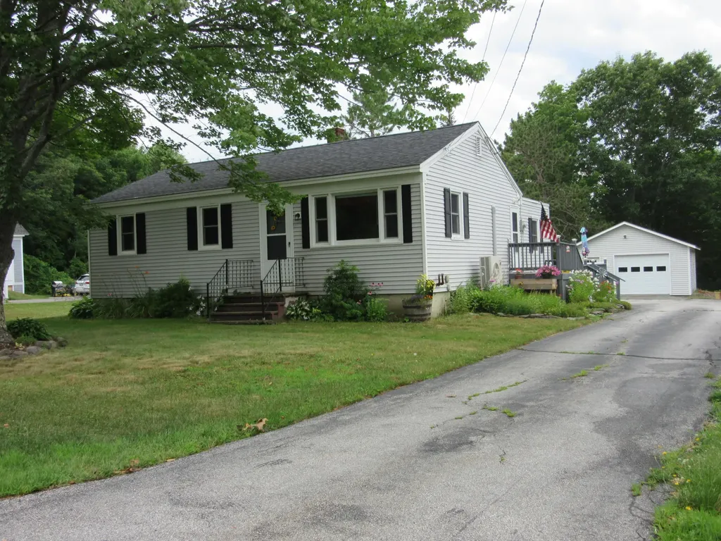 72 Kennebec Road Hampden ME 04444
