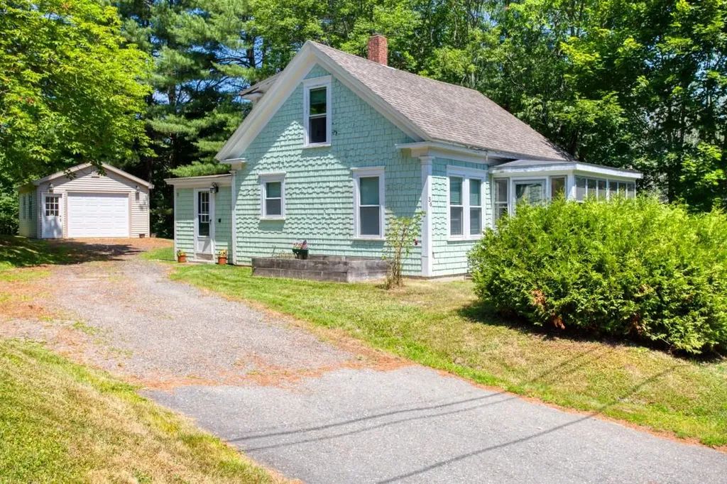 36 Hodge Street Wiscasset ME 04578