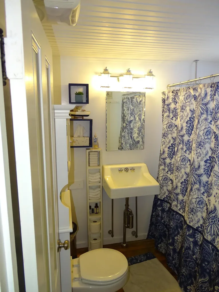 133 Ledgelawn Avenue Bar Harbor ME 04609