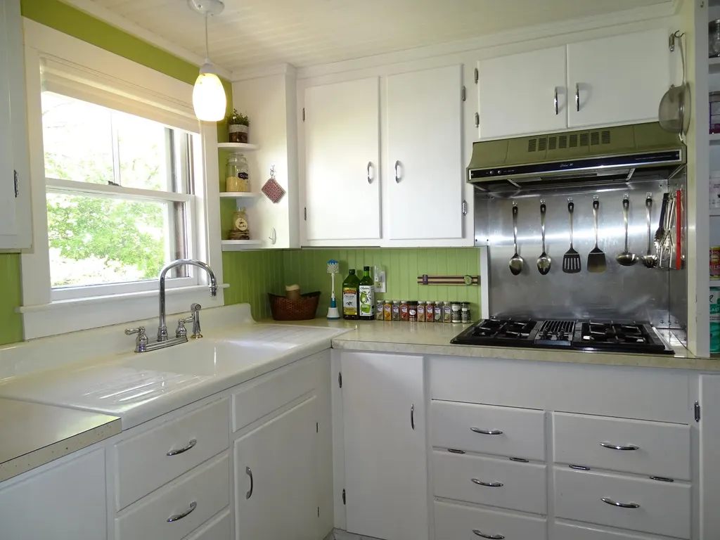 133 Ledgelawn Avenue Bar Harbor ME 04609