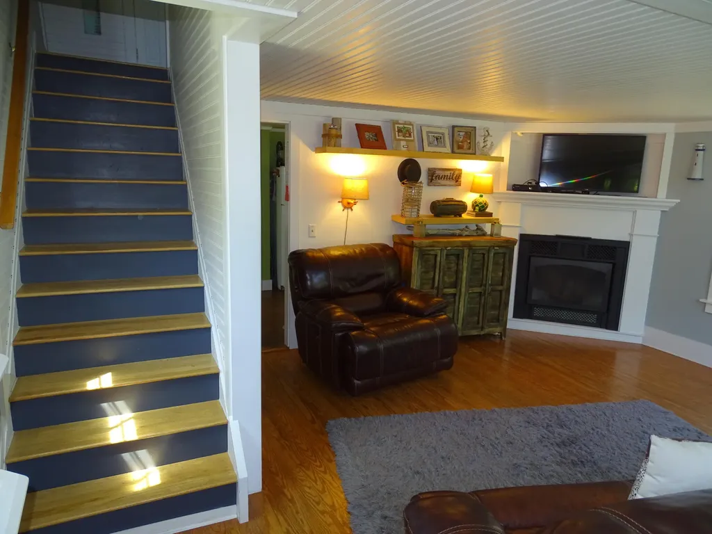 133 Ledgelawn Avenue Bar Harbor ME 04609