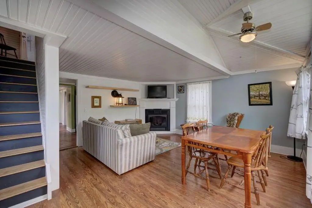 133 Ledgelawn Avenue Bar Harbor ME 04609