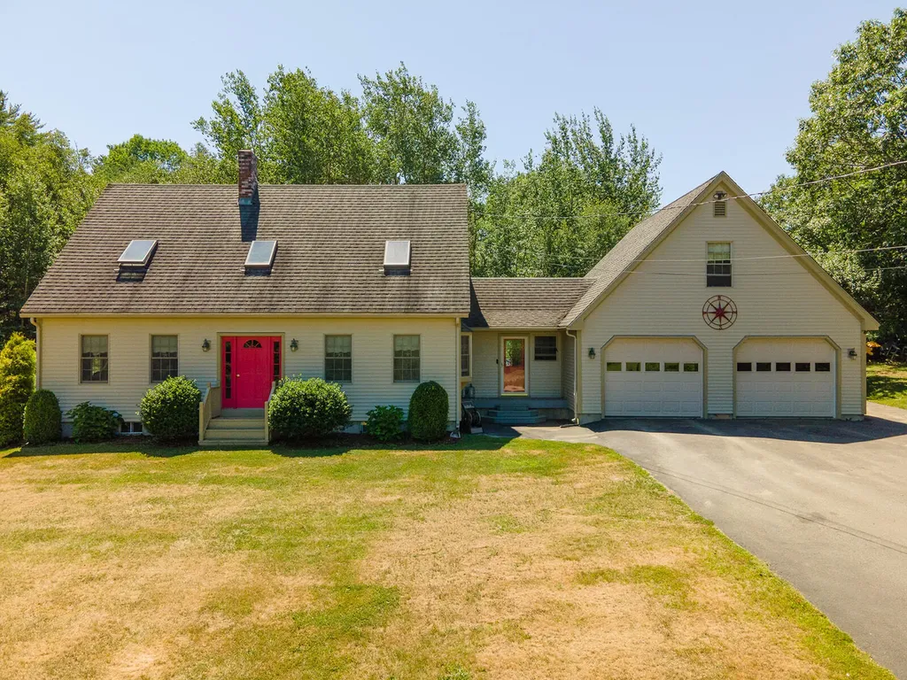 33 Iron Tree Street South Thomaston ME 04858
