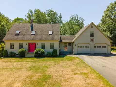 33 Iron Tree Street South Thomaston ME 04858