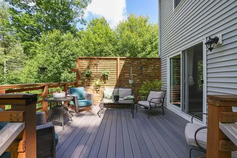 19 Maple Street Extension Topsham ME 04086