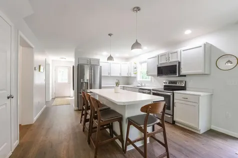 19 Maple Street Extension Topsham ME 04086