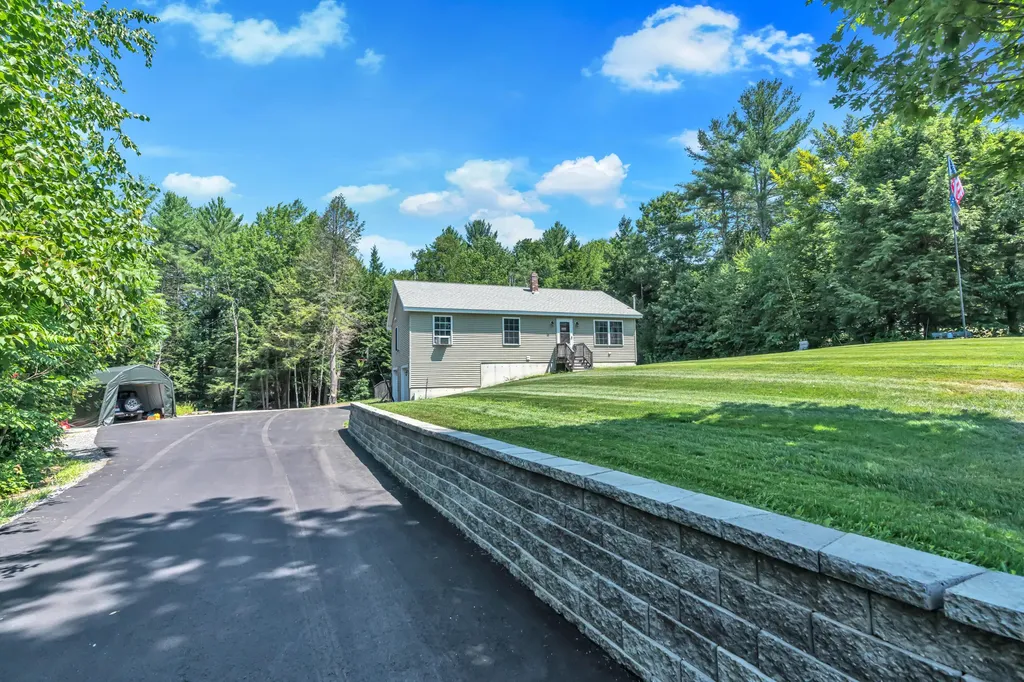 27 Redwood Lane Sanford ME 04073