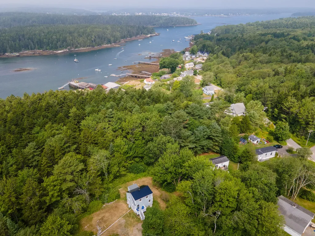 19 Bailey Road Phippsburg ME 04562