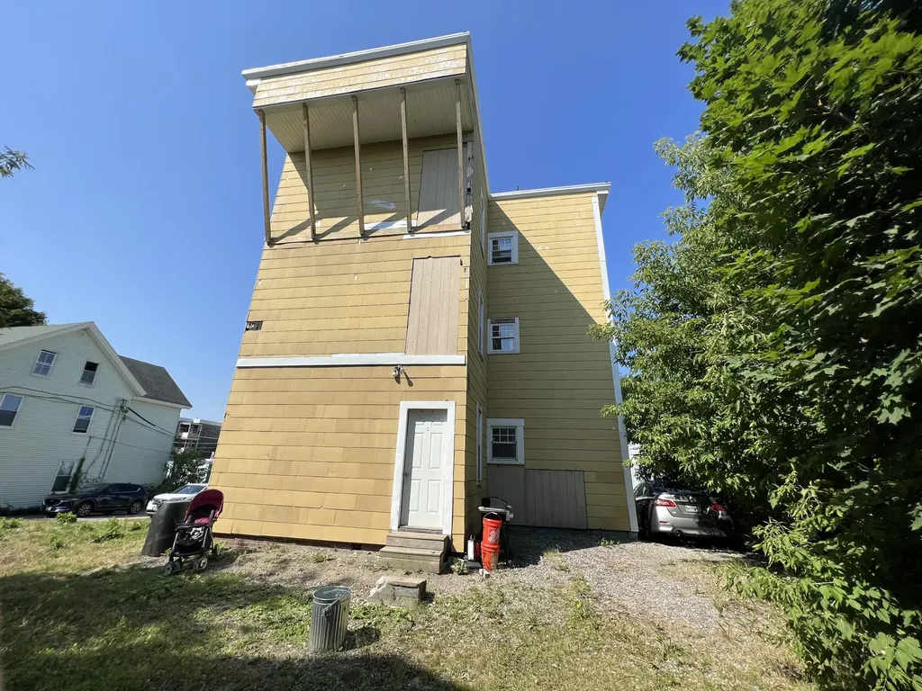 134 Pierce Street Lewiston ME 04240