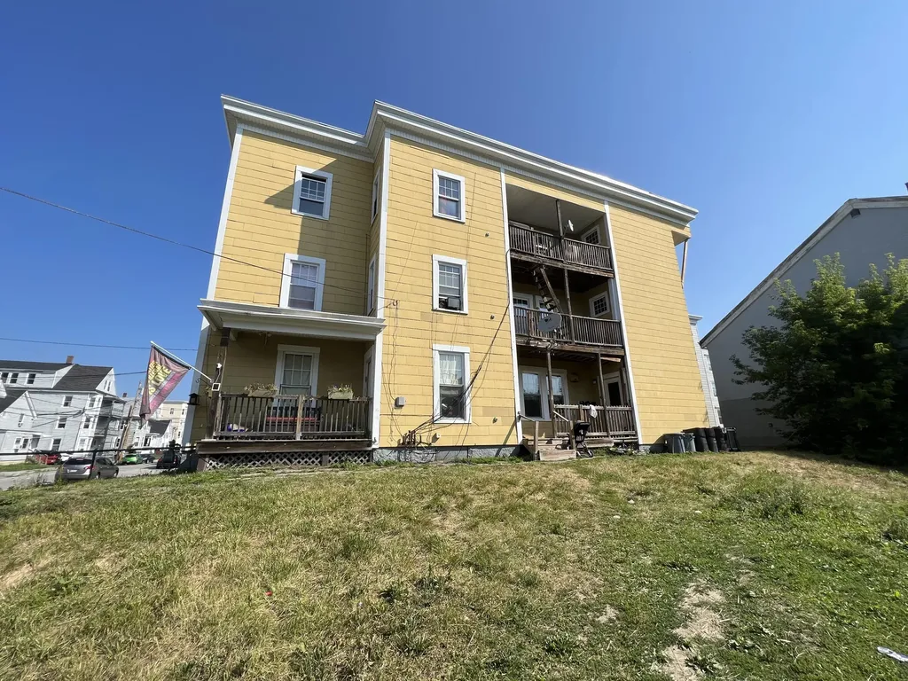 134 Pierce Street Lewiston ME 04240