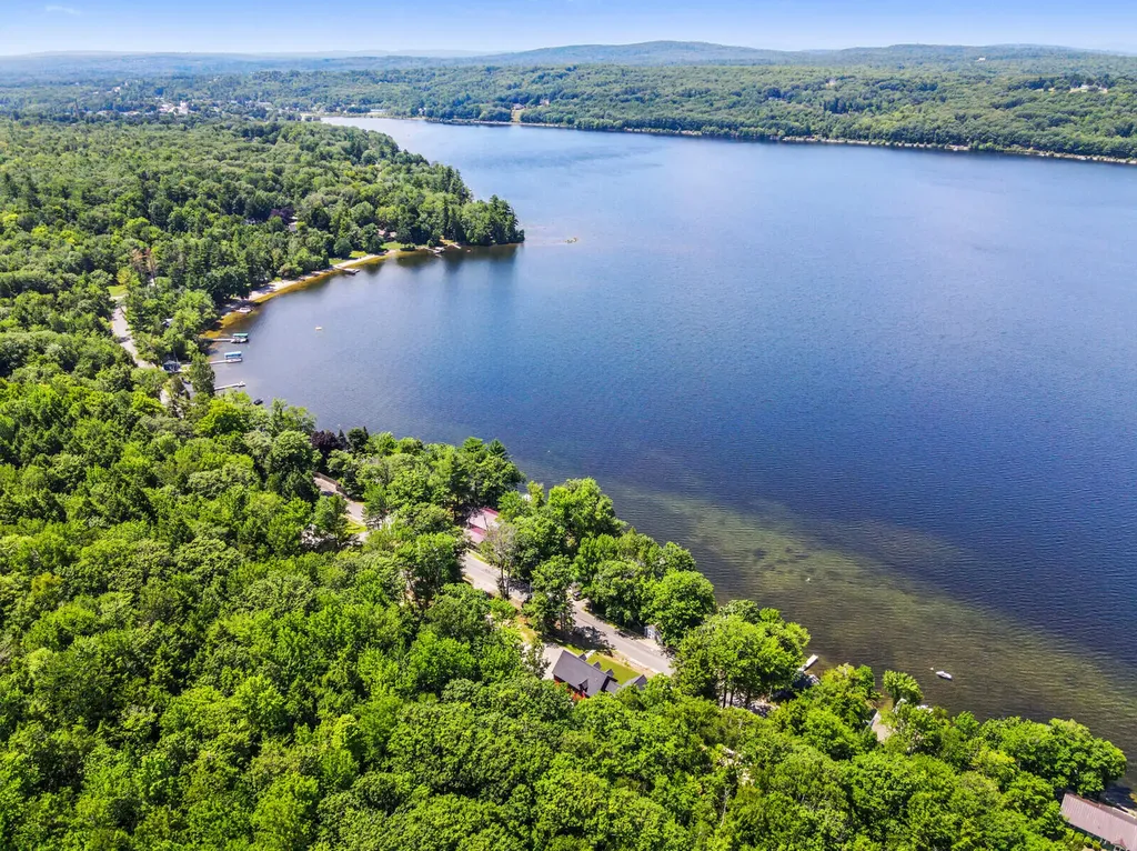455 Memorial Drive Winthrop ME 04364