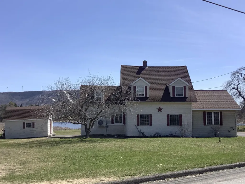 25 Silver Street Mars Hill ME 04758