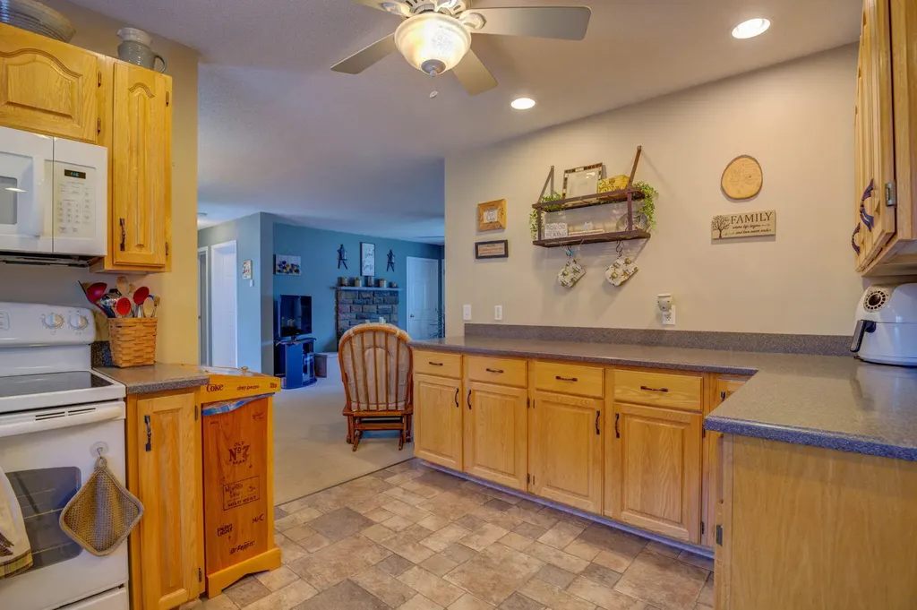 117 Skeetfield Road Oxford ME 04270