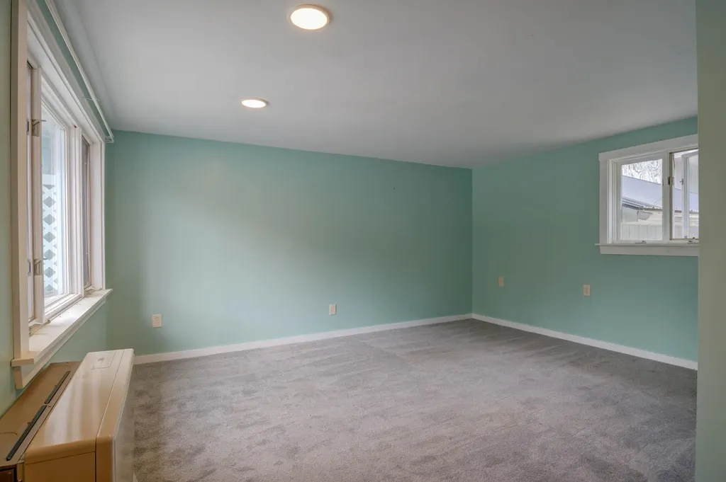 117 Skeetfield Road Oxford ME 04270