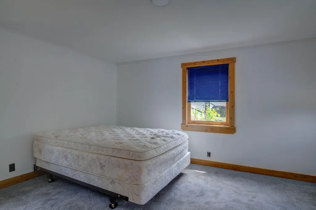 117 Skeetfield Road Oxford ME 04270