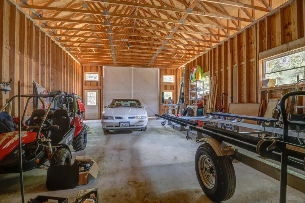 117 Skeetfield Road Oxford ME 04270