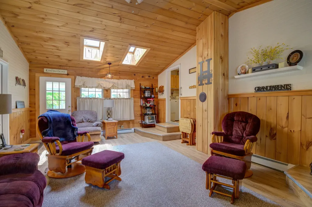 117 Skeetfield Road Oxford ME 04270