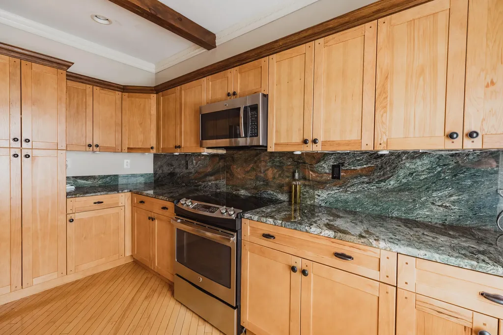 47 Aarons Way Hampden ME 04444