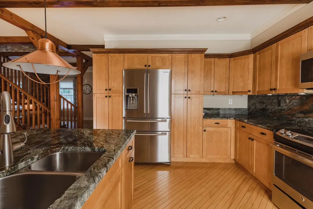 47 Aarons Way Hampden ME 04444