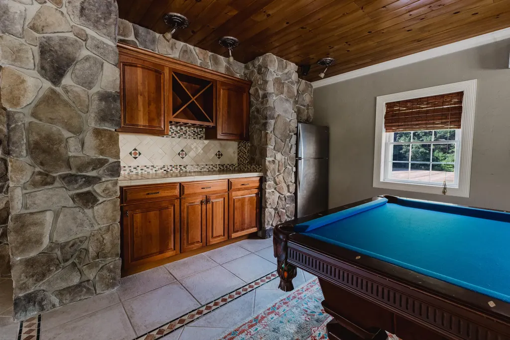 47 Aarons Way Hampden ME 04444