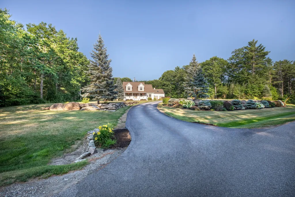 47 Aarons Way Hampden ME 04444