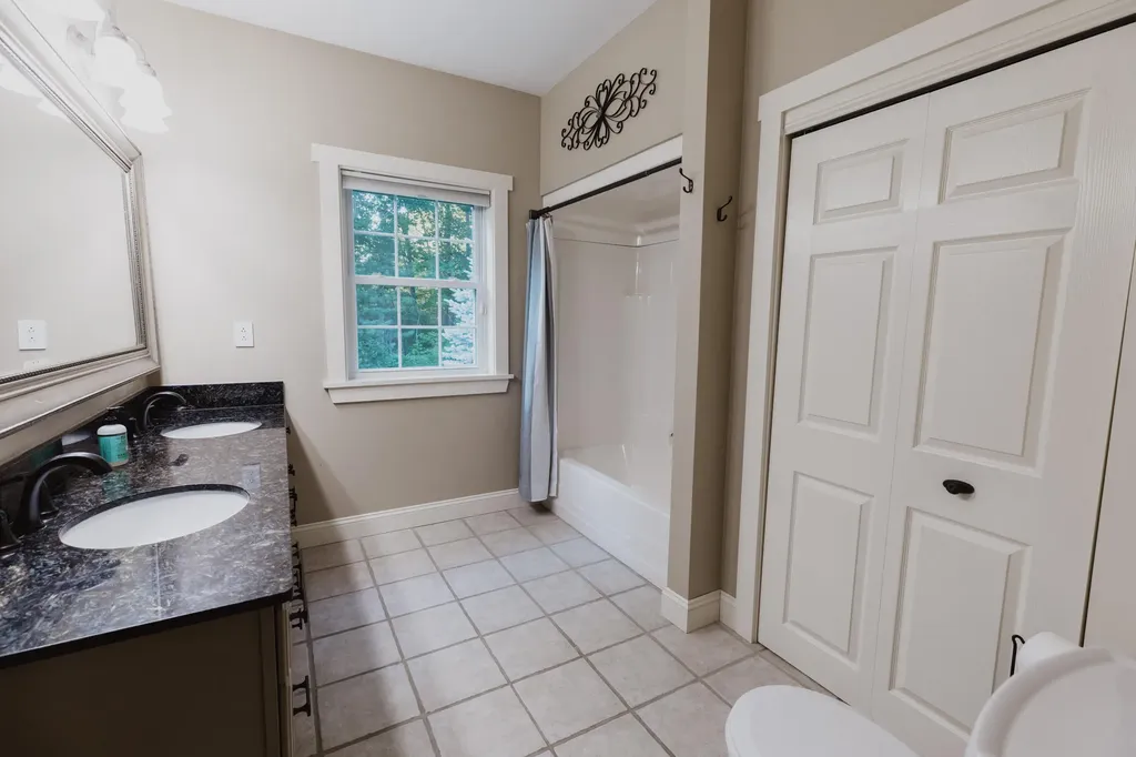 47 Aarons Way Hampden ME 04444