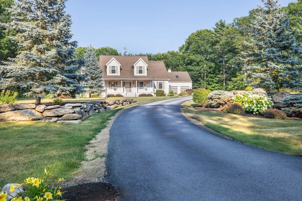 47 Aarons Way Hampden ME 04444