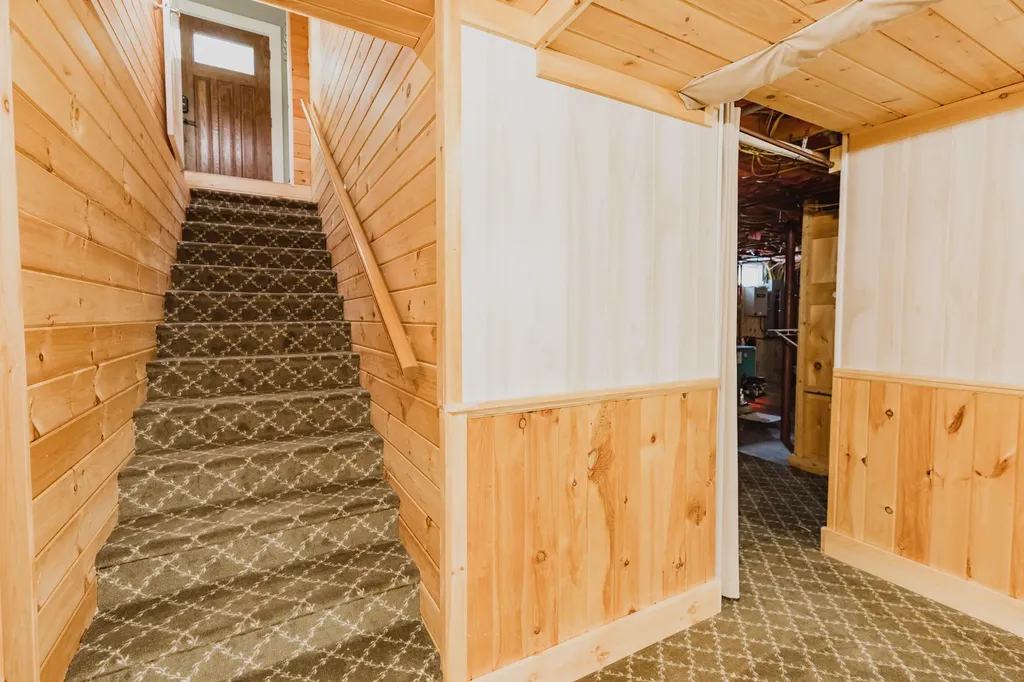 47 Aarons Way Hampden ME 04444