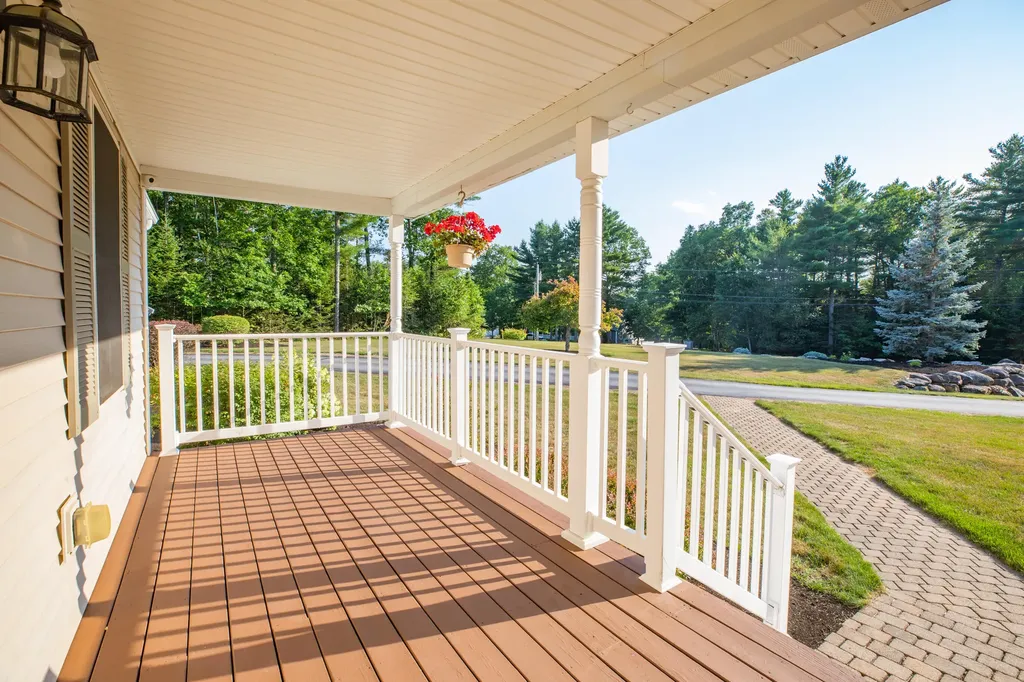 47 Aarons Way Hampden ME 04444