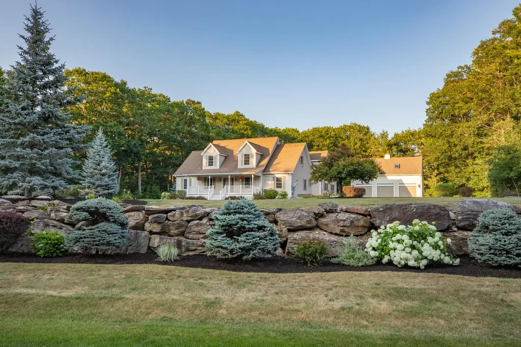 47 Aarons Way Hampden ME 04444