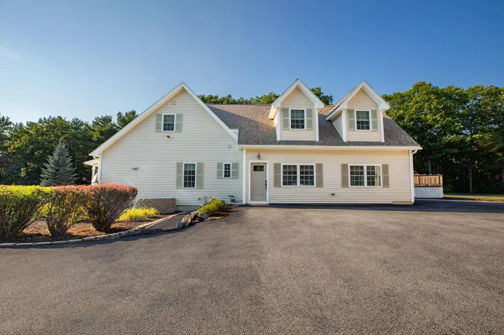 47 Aarons Way Hampden ME 04444