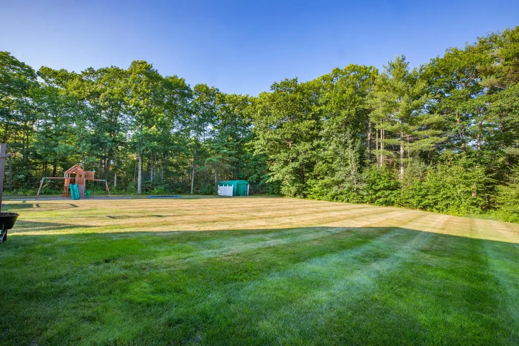 47 Aarons Way Hampden ME 04444