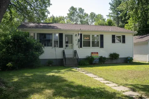13 Peters Street Orono ME 04473