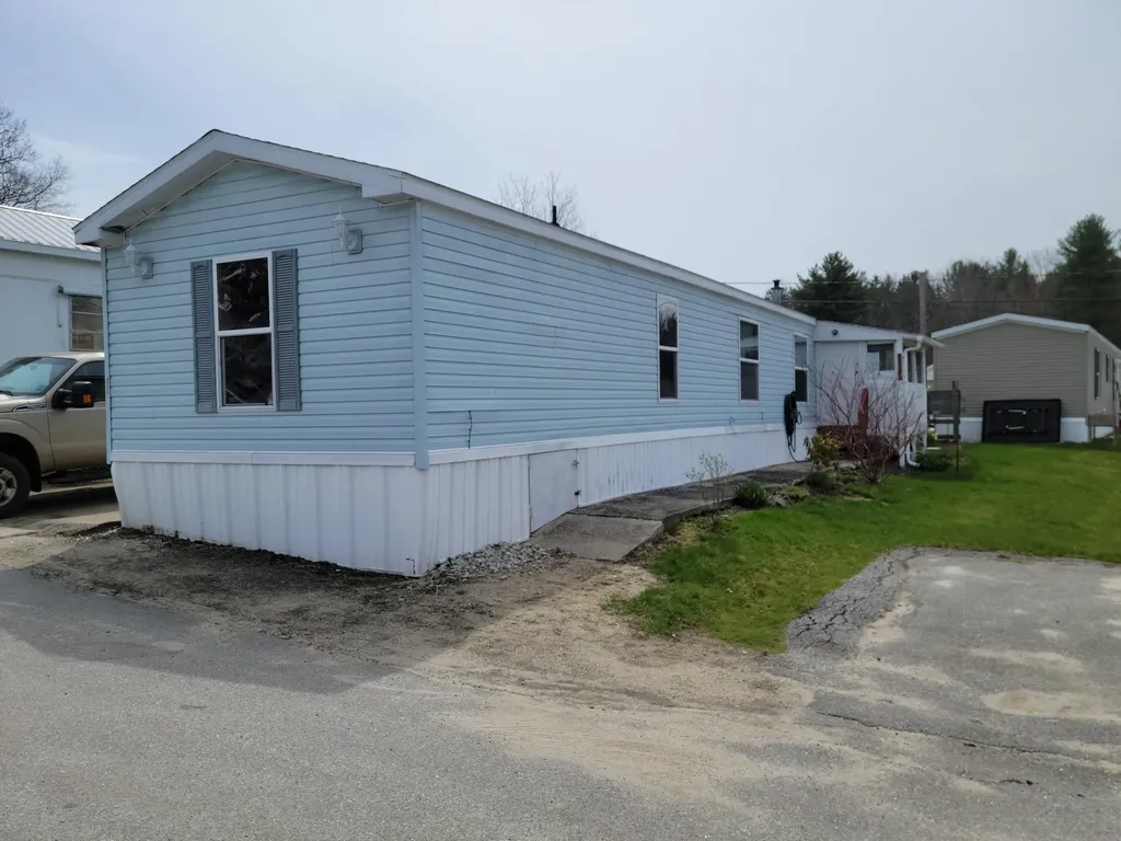 11 Lexis Lane Auburn ME 04210