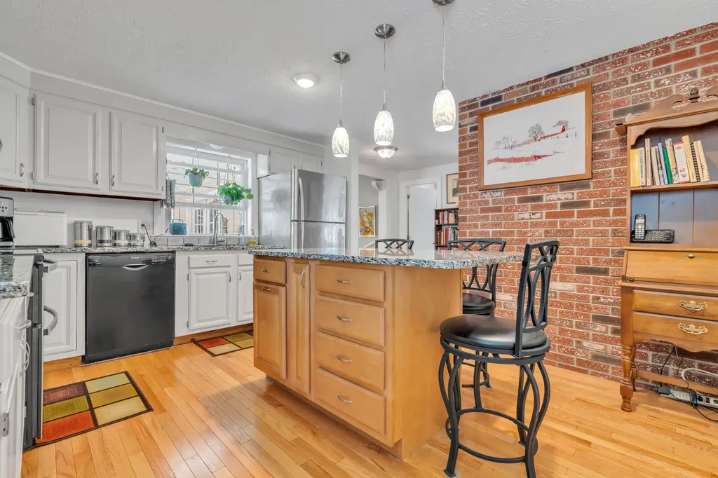 7 Pilgrim Lane Saco ME 04072