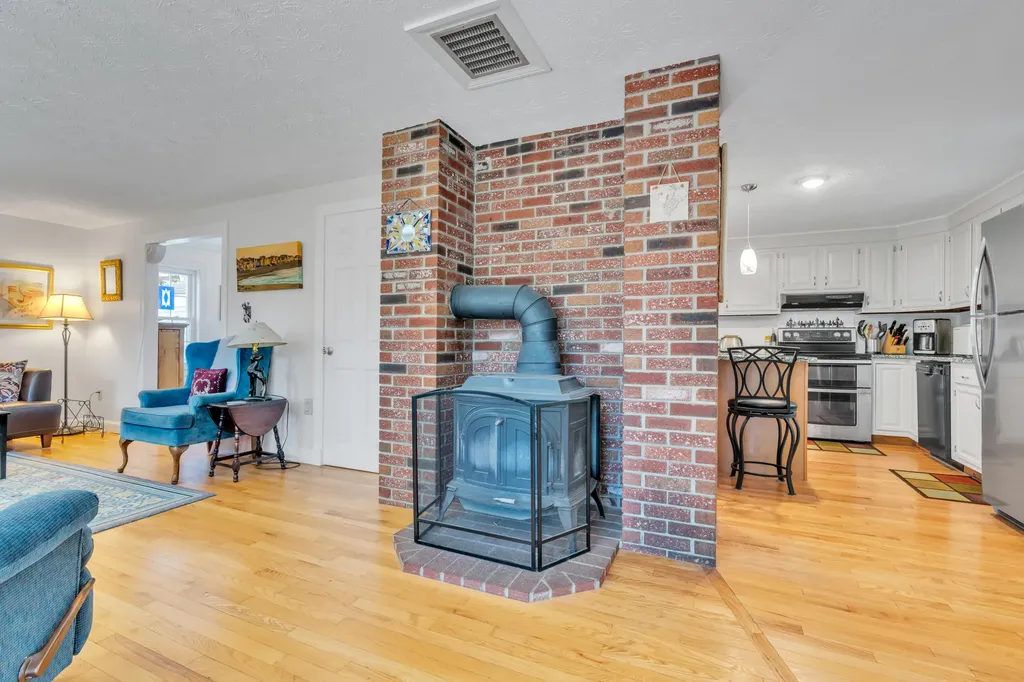 7 Pilgrim Lane Saco ME 04072