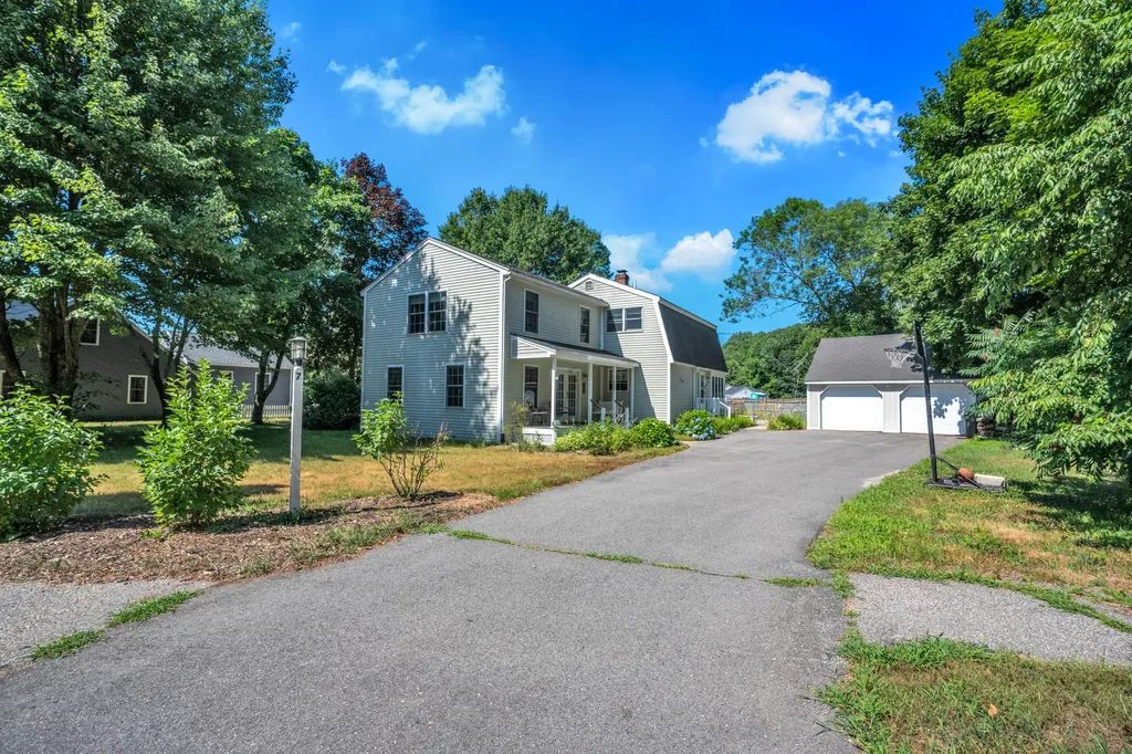 7 Pilgrim Lane Saco ME 04072