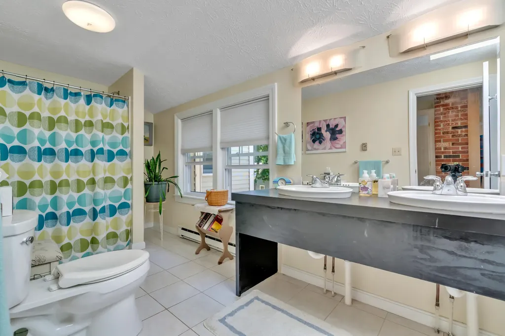 7 Pilgrim Lane Saco ME 04072