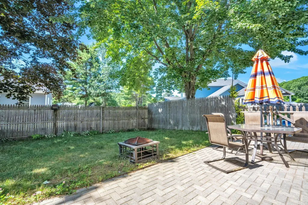 7 Pilgrim Lane Saco ME 04072