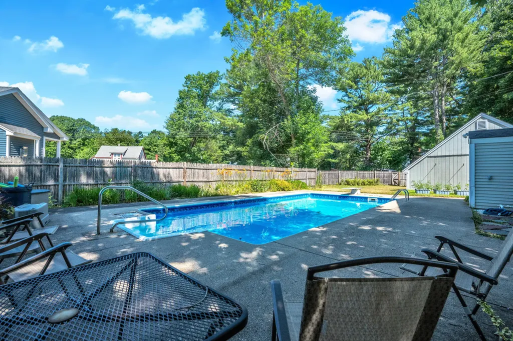 7 Pilgrim Lane Saco ME 04072