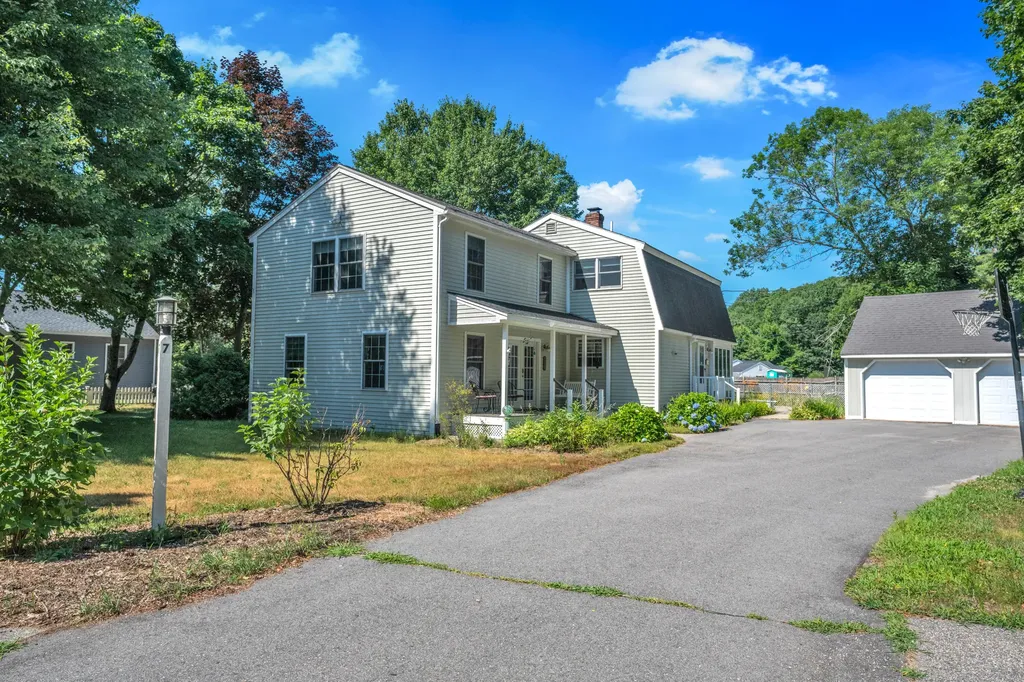 7 Pilgrim Lane Saco ME 04072