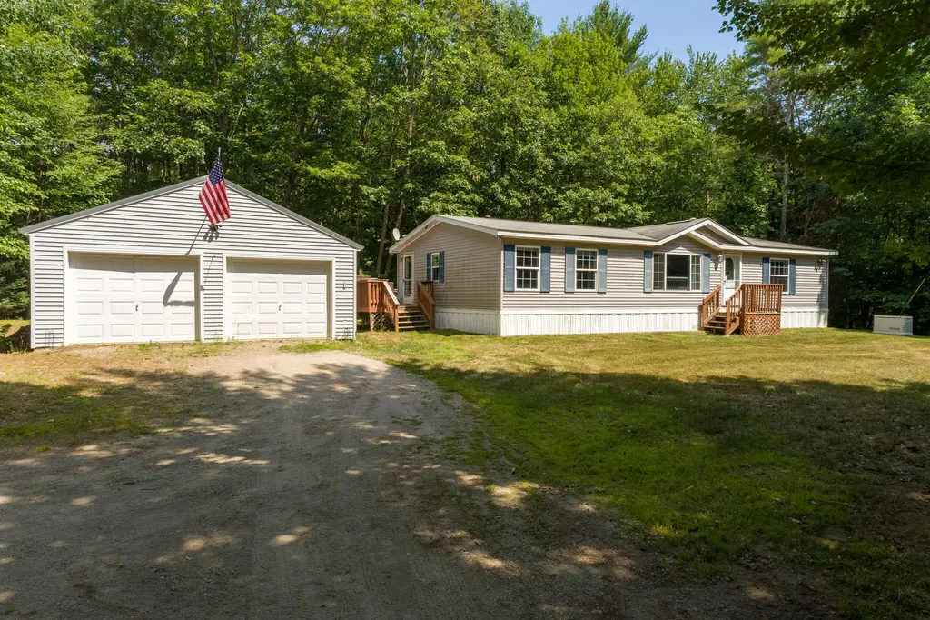 24 Kristy Lane Sabattus ME 04280