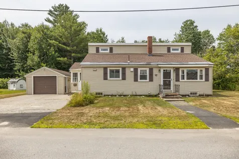 17 Bushey Circle Lewiston ME 04240